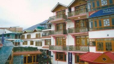 Hotel Zahgeer Continental in Srinagar, IN