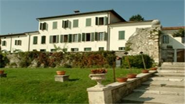 Hotel Villa Policreti - Aviano ( PN ) in Aviano, IT