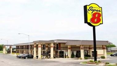 Super 8 by Wyndham Shawnee in Shawnee, OK