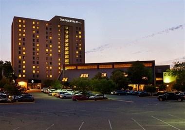 DoubleTree by Hilton Hotel Minneapolis - Park Place in Minneapolis, MN