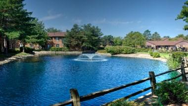 Arbor Lakes Apartments in Arlington Heights, IL