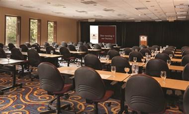 DoubleTree by Hilton Hotel Chicago - Oak Brook in Oak Brook, IL