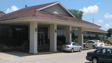 Regency Inn & Conference Center in Clinton, IA