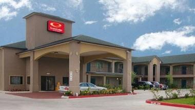 Econo Lodge and Suites in Port Arthur, TX