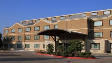 Best Western Plus Arlington North Hotel & Suites in Grand Prairie, TX