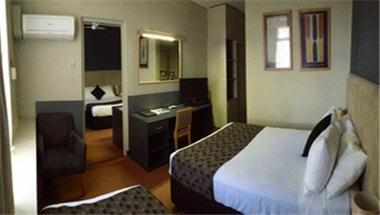 Statesman Hotel in Canberra City, AU