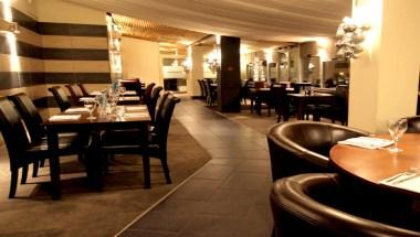 Kaim Park Hotel in Bathgate, GB2