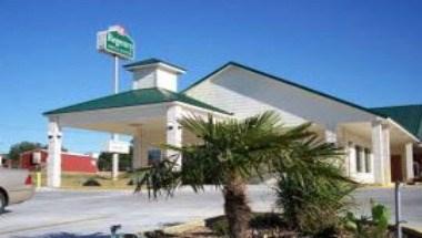 Regency Inn & Suites in Yoakum, TX