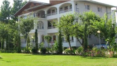 Hotel Nigeen Resorts in Srinagar, IN