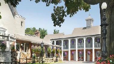 Carriage House Inn in Saratoga Springs, NY