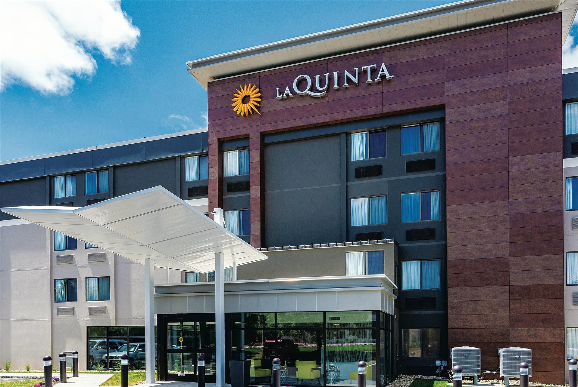 La Quinta Inn & Suites by Wyndham Salem NH in Salem, NH