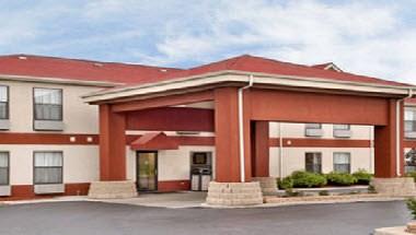 Days Inn by Wyndham Great Lakes - N. Chicago in North Chicago, IL