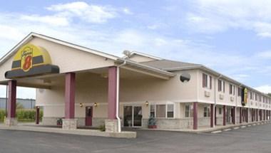 Super 8 by Wyndham Wapakoneta in Wapakoneta, OH