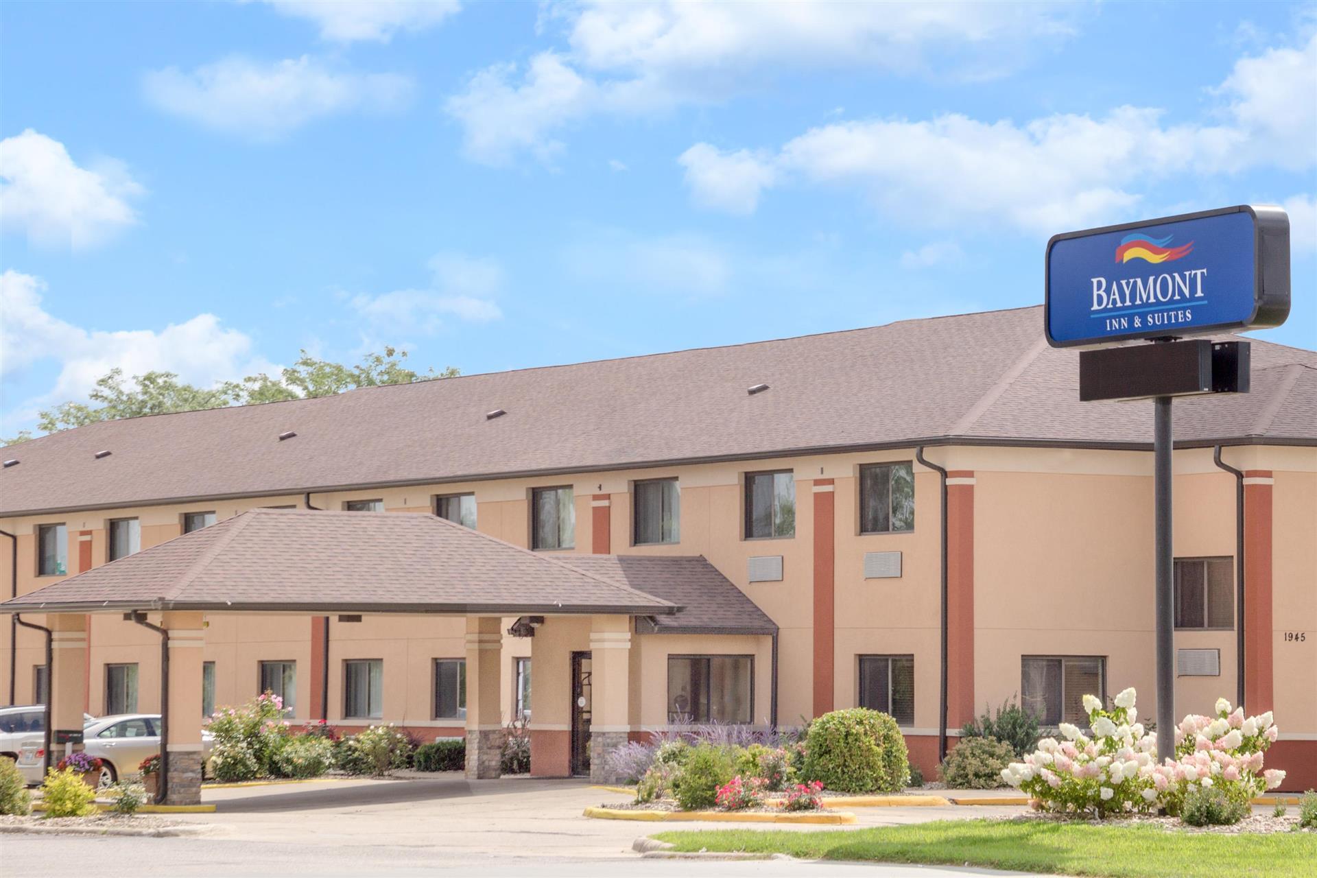 Baymont by Wyndham Waterloo in Waterloo, IA