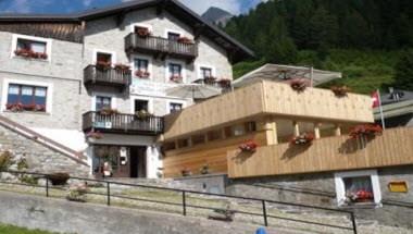 Chalet Stella Alpina-Wellness Hotel in Bedretto, CH