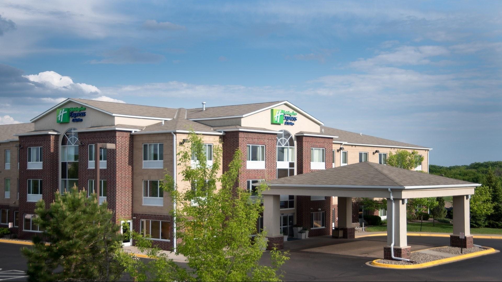 Holiday Inn Express Hotel & Suites Chanhassen in Chanhassen, MN