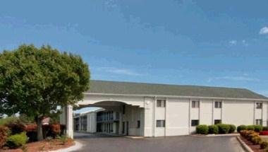 Econo Lodge Inn and Suites Matthews - Charlotte in Matthews, NC