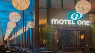 Motel One Dresden am Zwinger in Dresden, DE