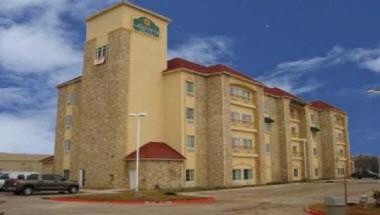La Quinta Inn & Suites by Wyndham Mansfield TX in Mansfield, TX