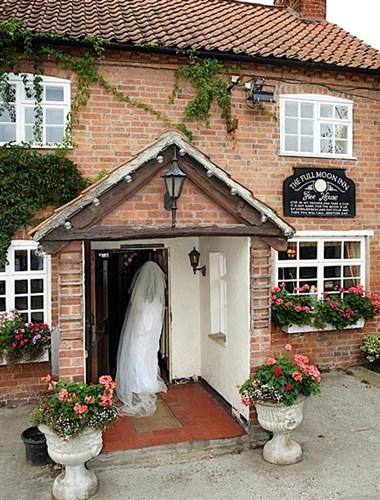 The Full Moon Inn in Southwell, GB1