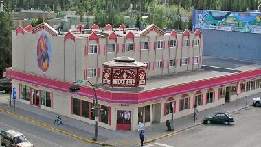 Town & Mountain Hotel in Whitehorse, YT