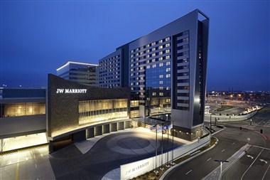 JW Marriott Minneapolis Mall of America in Minneapolis, MN