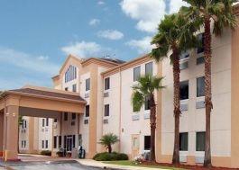 Comfort Inn and Suites DeLand - near University in De Land, FL