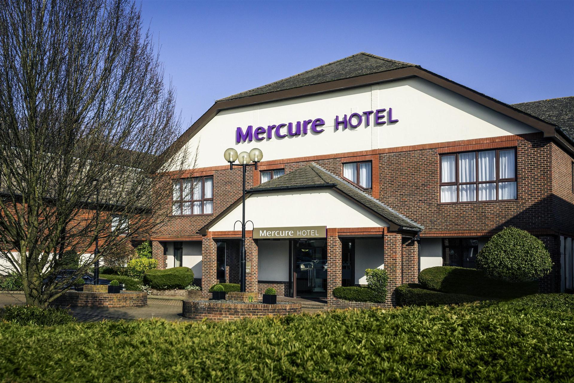 Mercure Dartford Brands Hatch Hotel and Spa in Sevenoaks, GB1