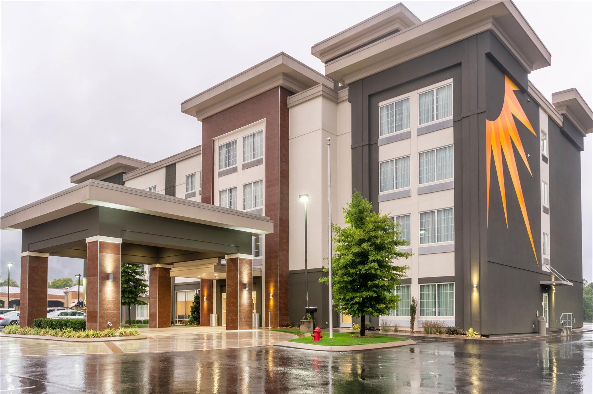 La Quinta Inn & Suites by Wyndham Chattanooga - Lookout Mtn in Chattanooga, TN
