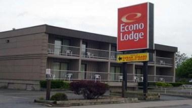 Econo Lodge By the Falls in Niagara Falls, ON