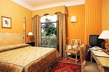 Hotel Monna Lisa in Florence, IT