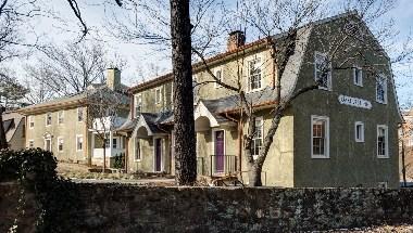 Oakhurst Inn in Charlottesville, VA