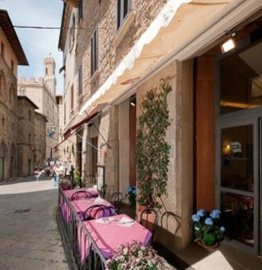 Albergo Nazionale Ristorante in Volterra, IT