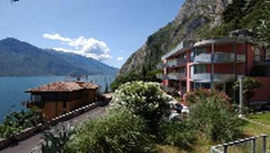 Surf Hotel Pier Plus in Riva del Garda, IT