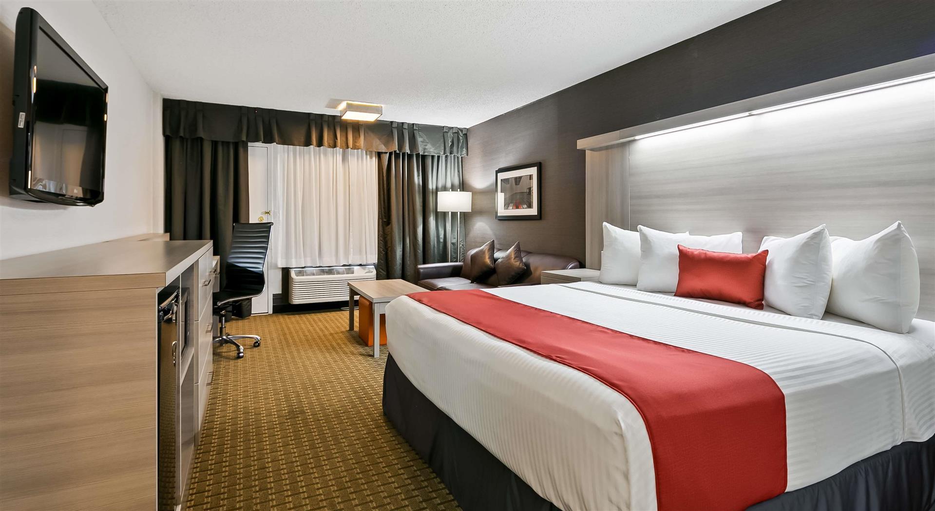 Best Western Plus Village Park Inn in Calgary, AB