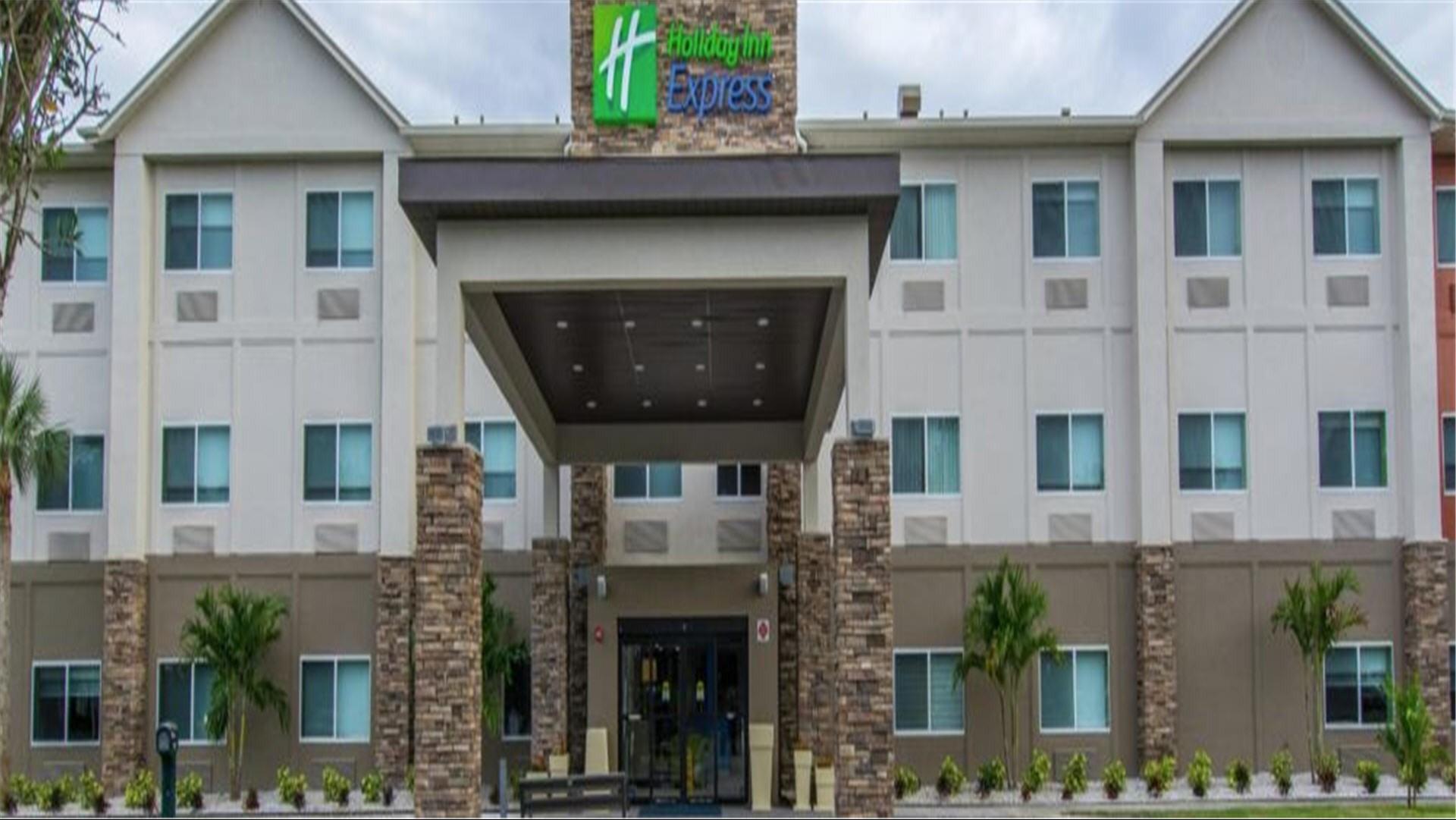 Holiday Inn Express Naples South - I-75 in Naples, FL