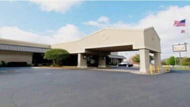 Clarion Inn and Suites in Dothan, AL