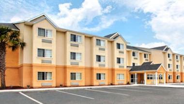 Microtel Inn & Suites by Wyndham Bushnell in Bushnell, FL