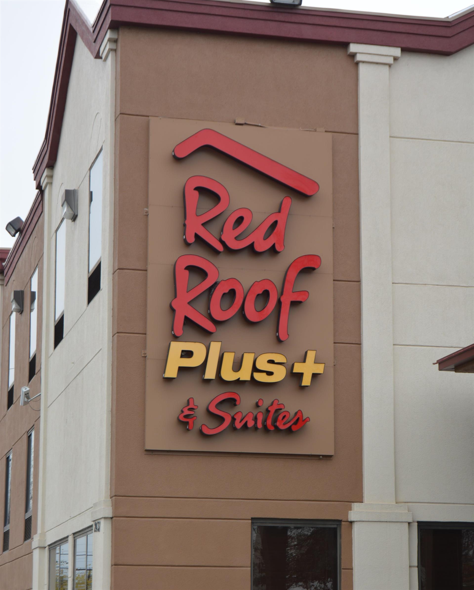 Red Roof PLUS+ & Suites Chattanooga - Downtown in Chattanooga, TN