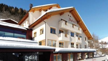 Falkner's Aparthotel Garni Bergkristall in Ladis, AT