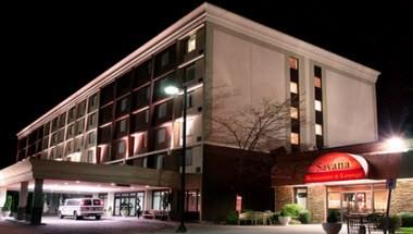 Best Western Plus Toronto Airport Hotel in Mississauga, ON