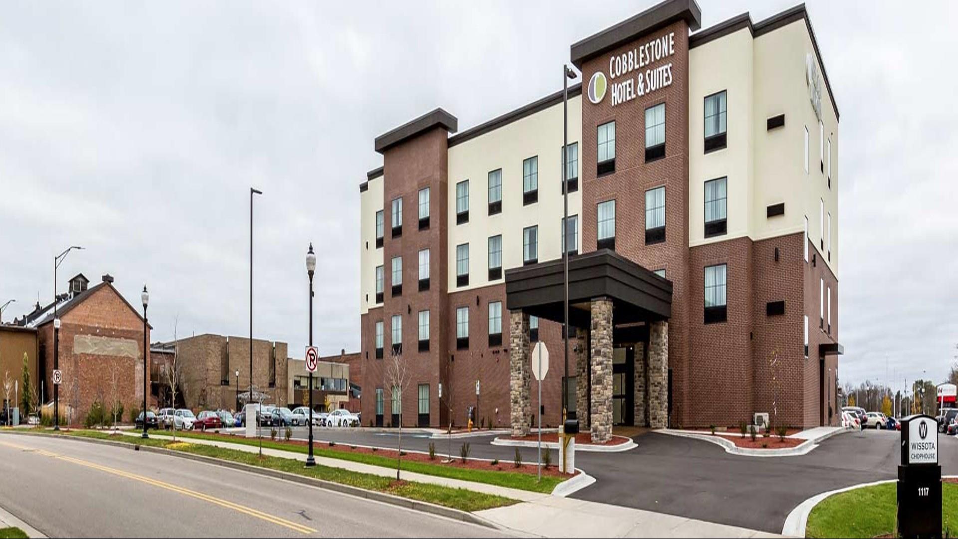 Cobblestone Inn & Suites - Stevens Point in Stevens Point, WI