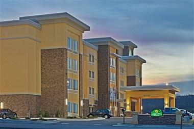 La Quinta Inn & Suites by Wyndham Morgantown in Westover, WV