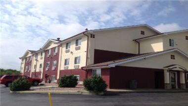 Super 8 by Wyndham Joplin in Joplin, MO