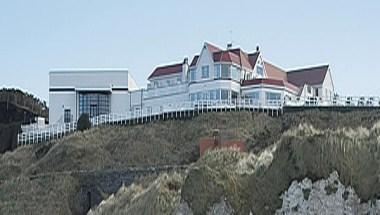 The Royal Court Hotel in Portrush, GB4