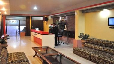 Hotel Red Inn in Agra, IN