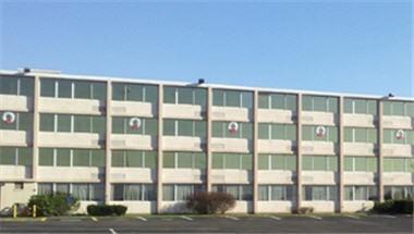Economy Inn and Suites - Austintown in Youngstown, OH