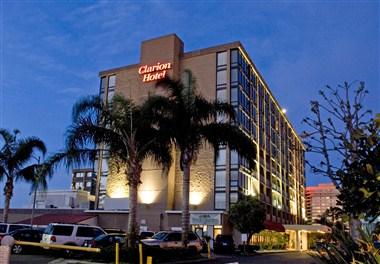 Clarion Hotel Anaheim Resort in Anaheim, CA