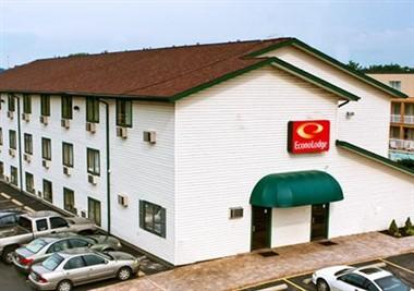 Econo Lodge Akron in Akron, OH