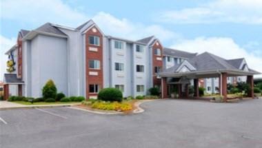 Microtel Inn & Suites by Wyndham Tifton in Tifton, GA